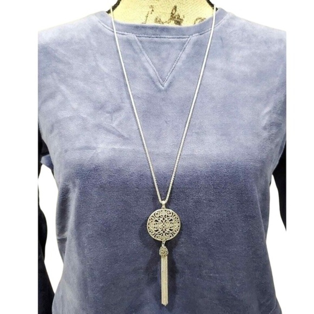 Lucky Brand Silver Tone Filigree Medallion Tassel Long Pendant Necklace NEW - Picture 6 of 6